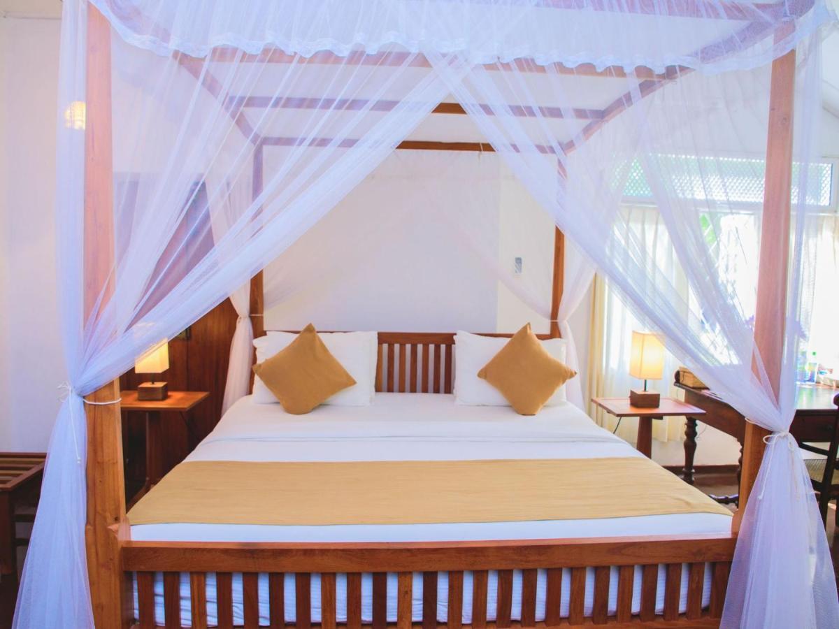 Thalpe Walawwa Heritage Villa Unawatuna Eksteriør billede