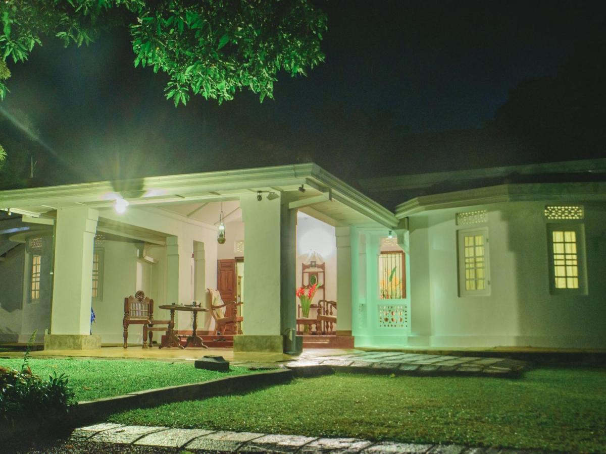 Thalpe Walawwa Heritage Villa Unawatuna Eksteriør billede